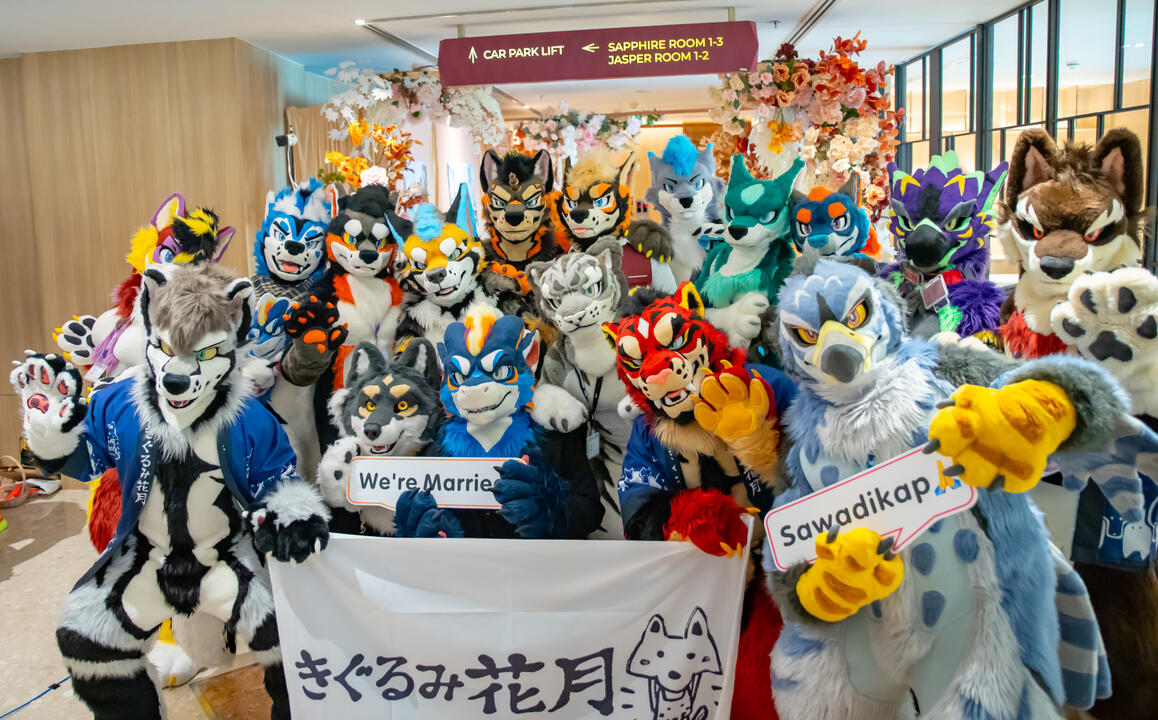 Group photo with Kigurumi Kagetsu family&quot;
