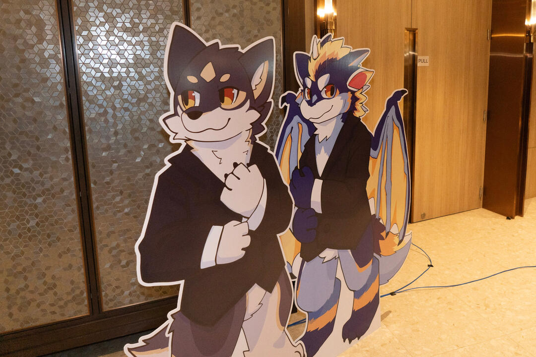 Standees